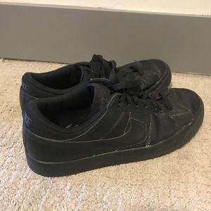 Black Nike Sneakers